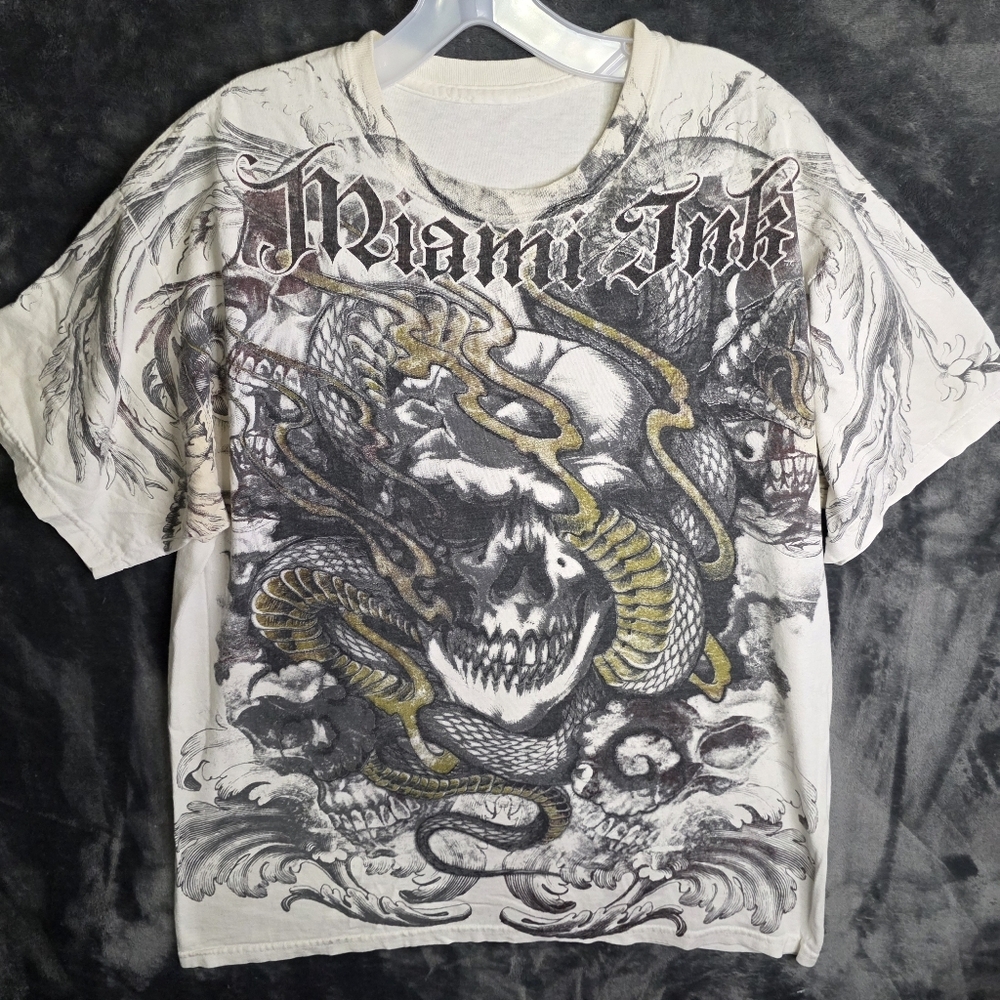 Miami Ink skull and snake graphic tee - bold black and white design #GrungeVibes